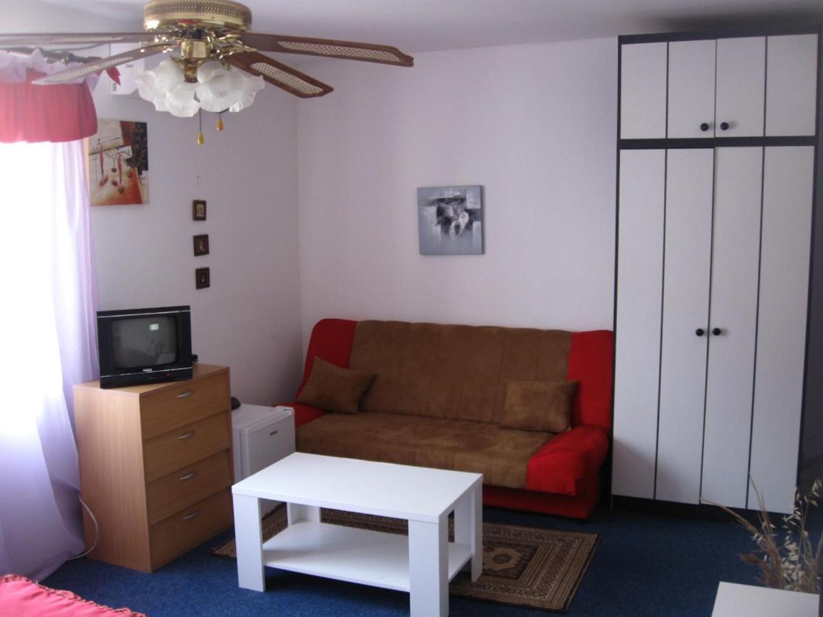 Madam Svetlana Bed & Breakfast Tivat Exterior foto