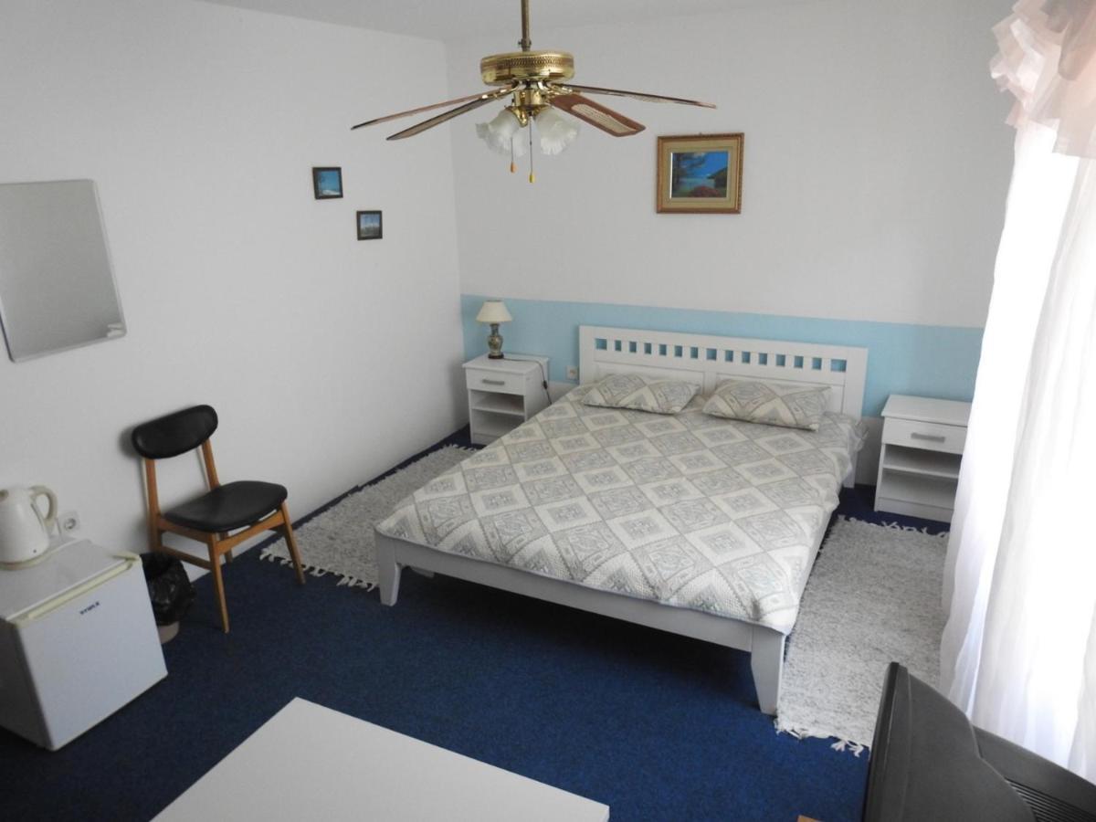 Madam Svetlana Bed & Breakfast Tivat Exterior foto